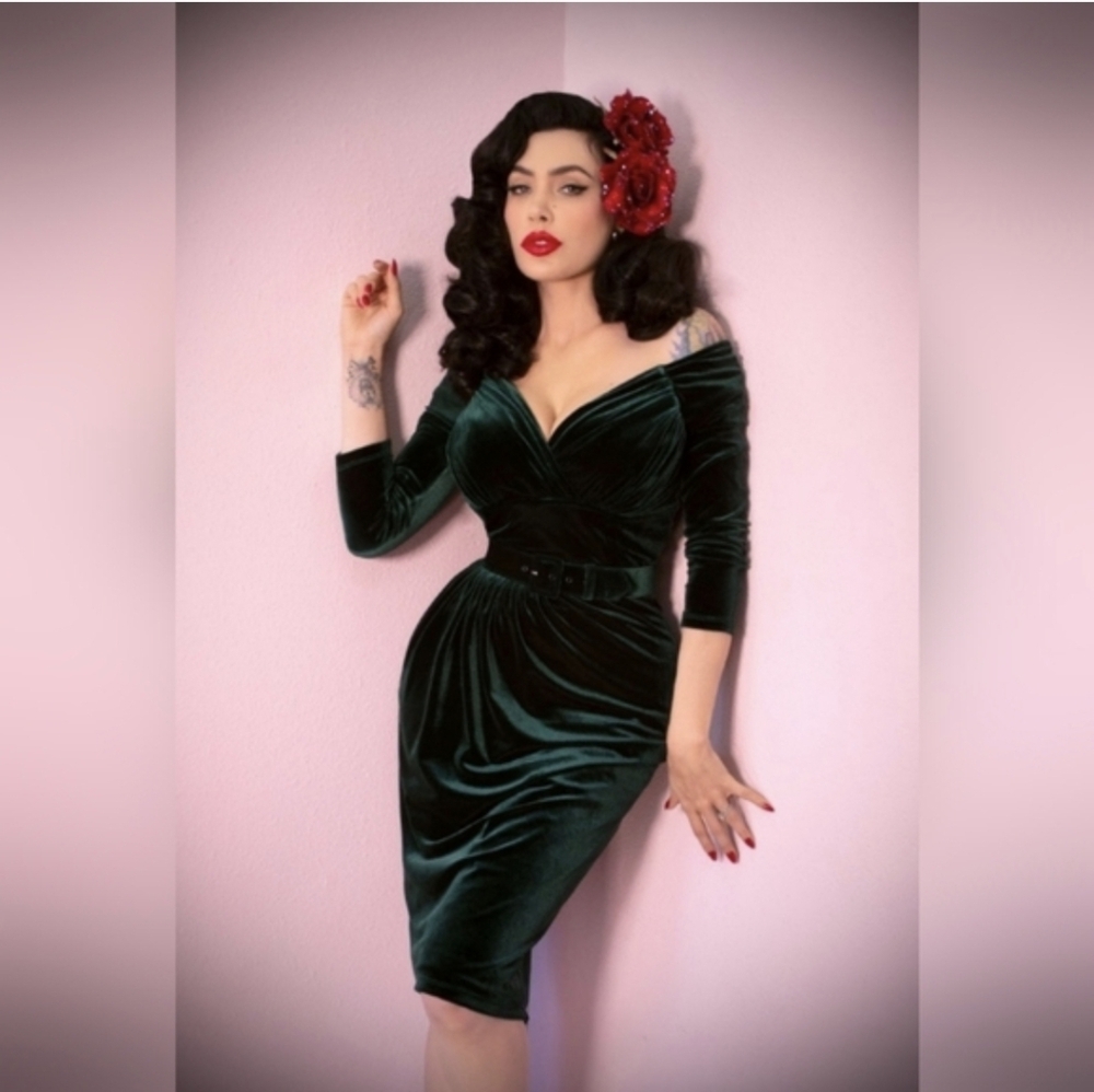 Vixen by Micheline Pitt Startlet Wiggle 2X in Hunter Green Velvet